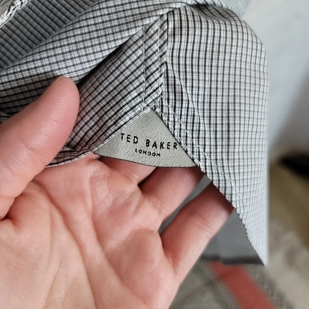 TED BAKER LONDON PLAID SHORT SLEEVE BUTTON UP, SZ 6 (2XL)